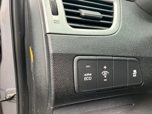 Used 2012 Hyundai Elantra Limited w/ Technology Pkg 5 image 16