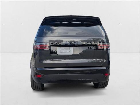 New 2025 Land Rover Discovery Dynamic SE image 8