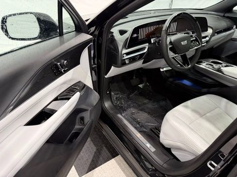Used 2024 Cadillac Lyriq Sport image 30