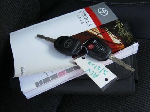 Used 2014 Toyota Corolla S image 12