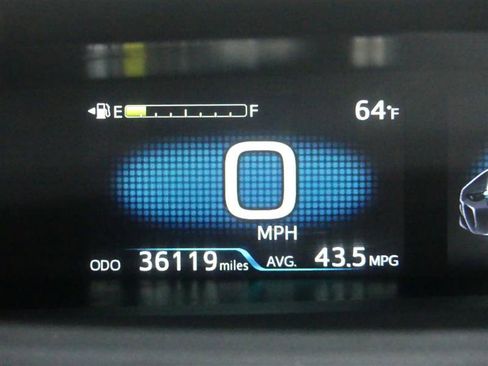 Used 2022 Toyota Prius LE image 32