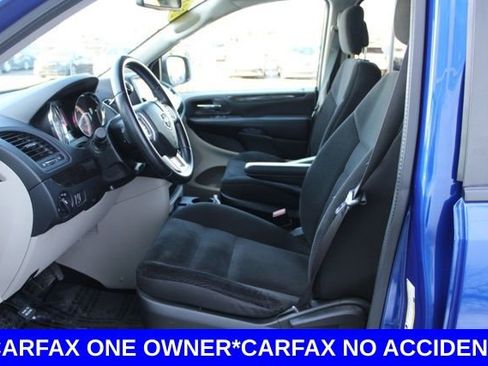 Used 2019 Dodge Grand Caravan SE w/ UConnect Hands-Free Group image 13