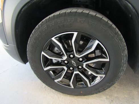 Used 2025 Chevrolet TrailBlazer ACTIV w/ Convenience Package AWD/4WD image 29