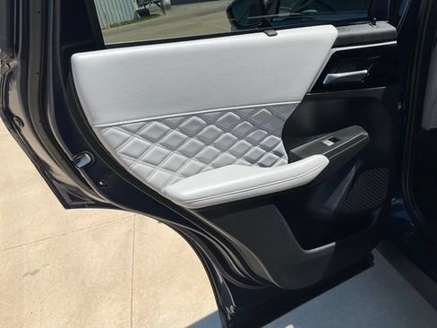 Used 2024 Mitsubishi Outlander SEL AWD/4WD image 24