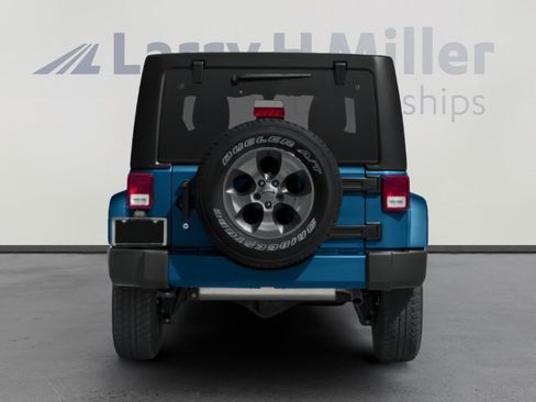 Used 2015 Jeep Wrangler Unlimited Sahara w/ Max Tow Package image 8