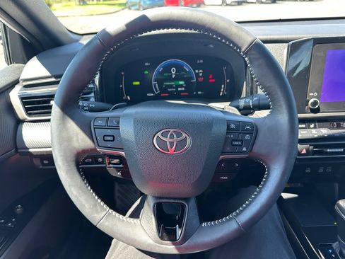 Used 2025 Toyota Camry SE w/ Convenience Package AWD/4WD image 19