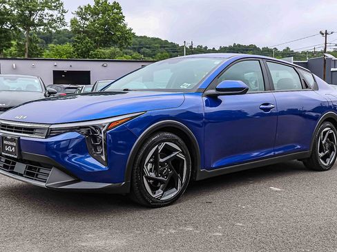 Certified 2025 Kia K4 EX FWD image 3