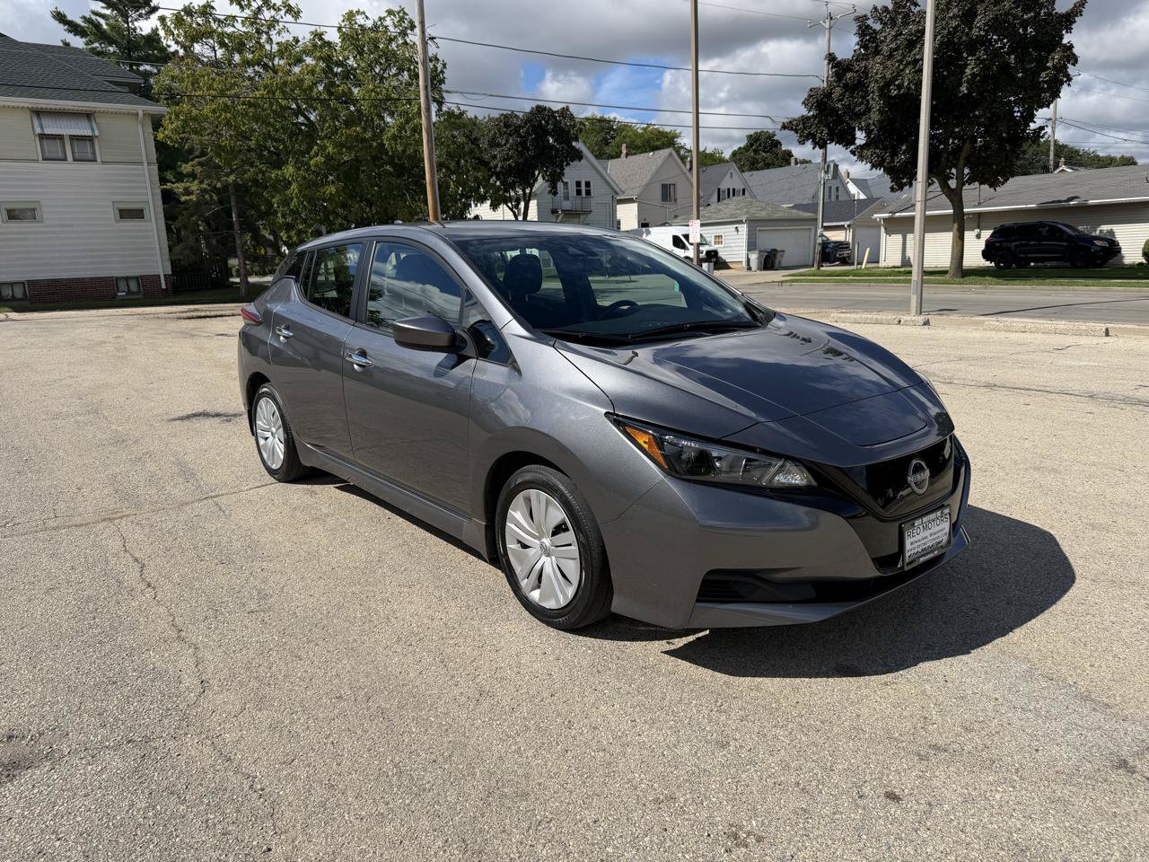 Used 2025 Nissan Leaf S FWD image 1