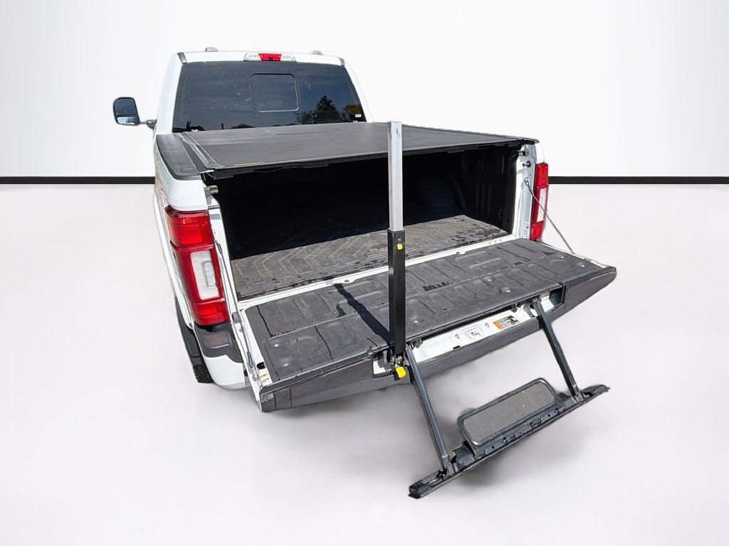 Used 2021 Ford F350 Platinum w/ Tremor Off-Road Package AWD/4WD image 29