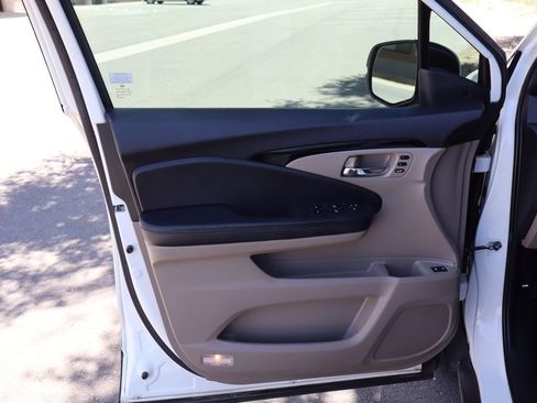 Used 2019 Honda Pilot Touring image 25