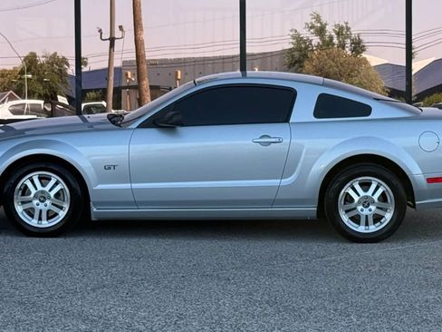 Used 2008 Ford Mustang GT Premium RWD image 4