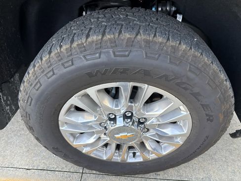 Used 2022 Chevrolet Silverado 2500 High Country image 7