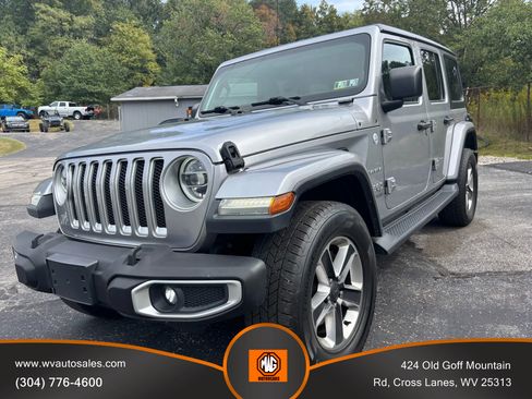 Used 2018 Jeep Wrangler Unlimited Sahara w/ Dual Top Group image 4