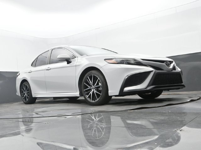 Used 2024 Toyota Camry SE FWD image 9