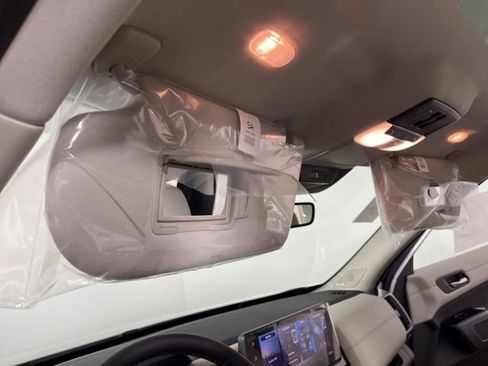 New 2026 Nissan Pathfinder SL w/ SL Premium Package AWD/4WD image 37