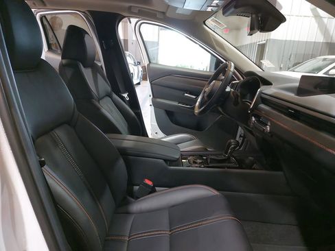 Used 2025 MAZDA CX-50 AWD 2.5 S w/ Premium Plus Pkg image 10