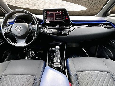 Used 2020 Toyota C-HR 4d SUV XLE image 15