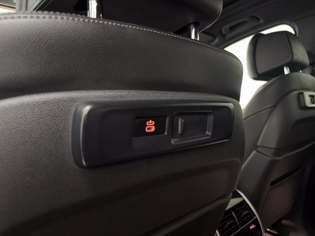 Used 2021 BMW X5 sDrive40i w/ Premium Package 3 RWD image 22