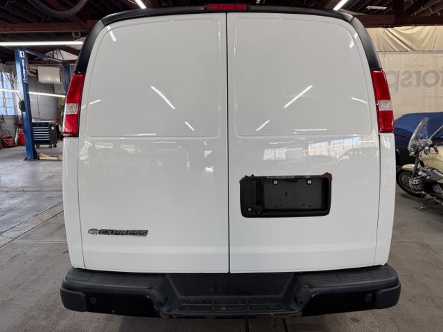 Used 2019 Chevrolet Express 2500 w/ Driver Convenience Package RWD image 3