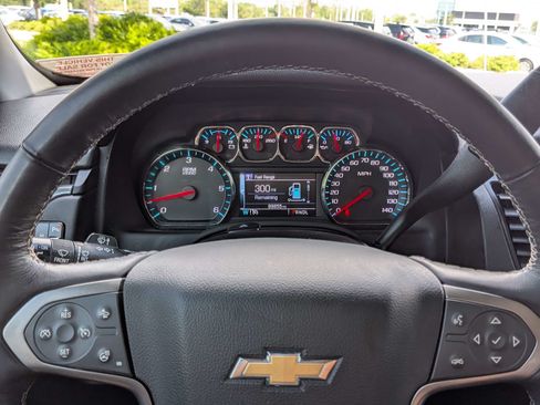 Used 2018 Chevrolet Suburban LT w/ LT Signature Package AWD/4WD image 35