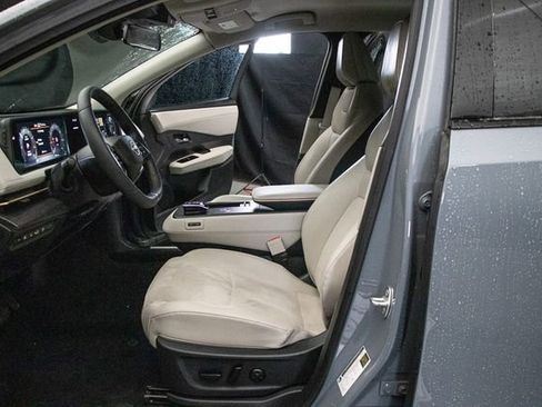 Used 2025 Nissan Ariya AWD image 24