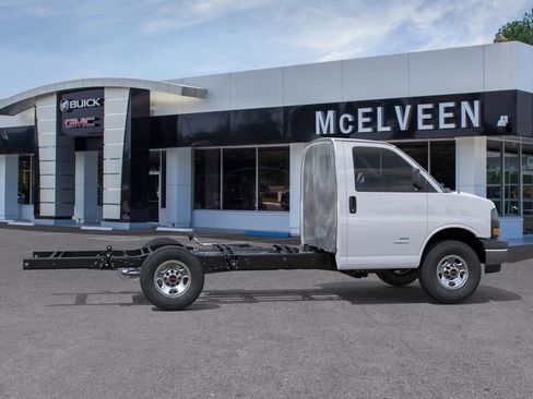 New 2025 GMC Savana 3500 1WT w/ Power Convenience Package image 29