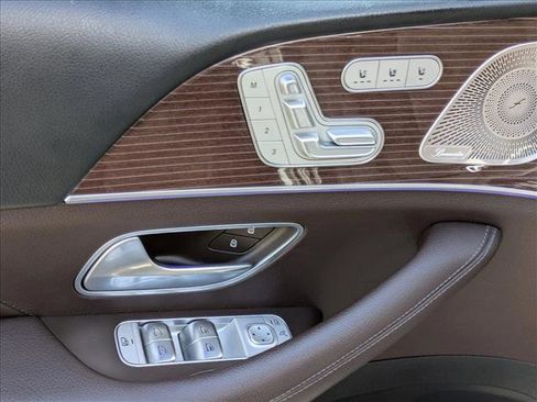 Used 2022 Mercedes-Benz GLS 450 4MATIC image 12