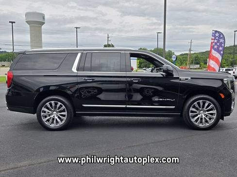 Used 2021 GMC Yukon XL Denali w/ Denali Premium Package AWD/4WD image 2