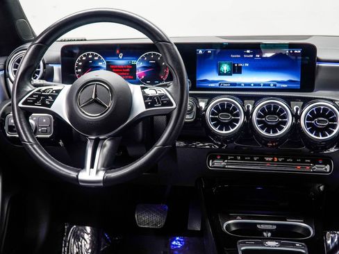 Used 2025 Mercedes-Benz CLA 250 image 16