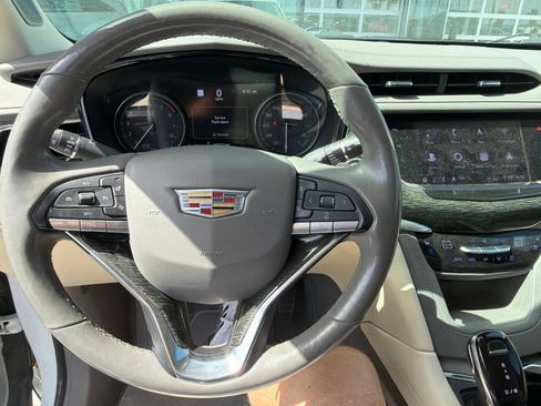 Used 2020 Cadillac XT6 Premium Luxury FWD image 13
