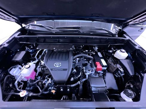 Used 2025 Toyota Highlander XSE AWD/4WD image 11