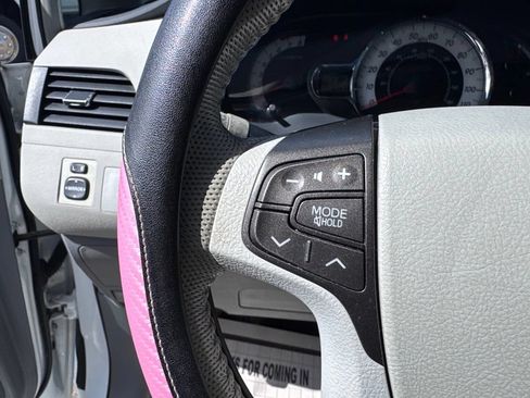 Used 2012 Toyota Sienna SE FWD image 14