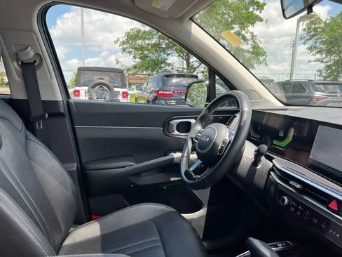 Certified 2024 Kia Sorento S w/ Panoramic Sunroof Package FWD image 42