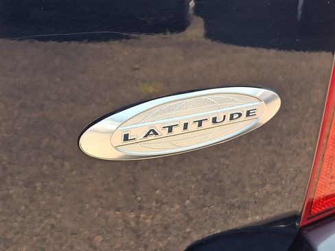 Used 2015 Jeep Patriot Latitude w/ Sun/Sound Group AWD/4WD image 29