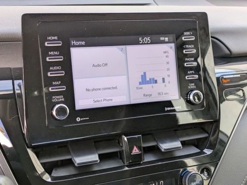 Used 2023 Toyota Camry LE image 17