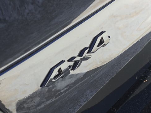 New 2025 Jeep Grand Cherokee L Laredo image 9