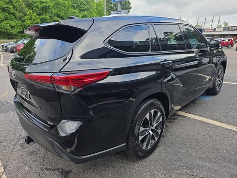 Used 2021 Toyota Highlander XLE FWD image 6