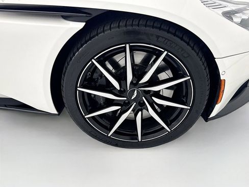 Used 2018 Aston Martin DB11 V12 RWD image 28