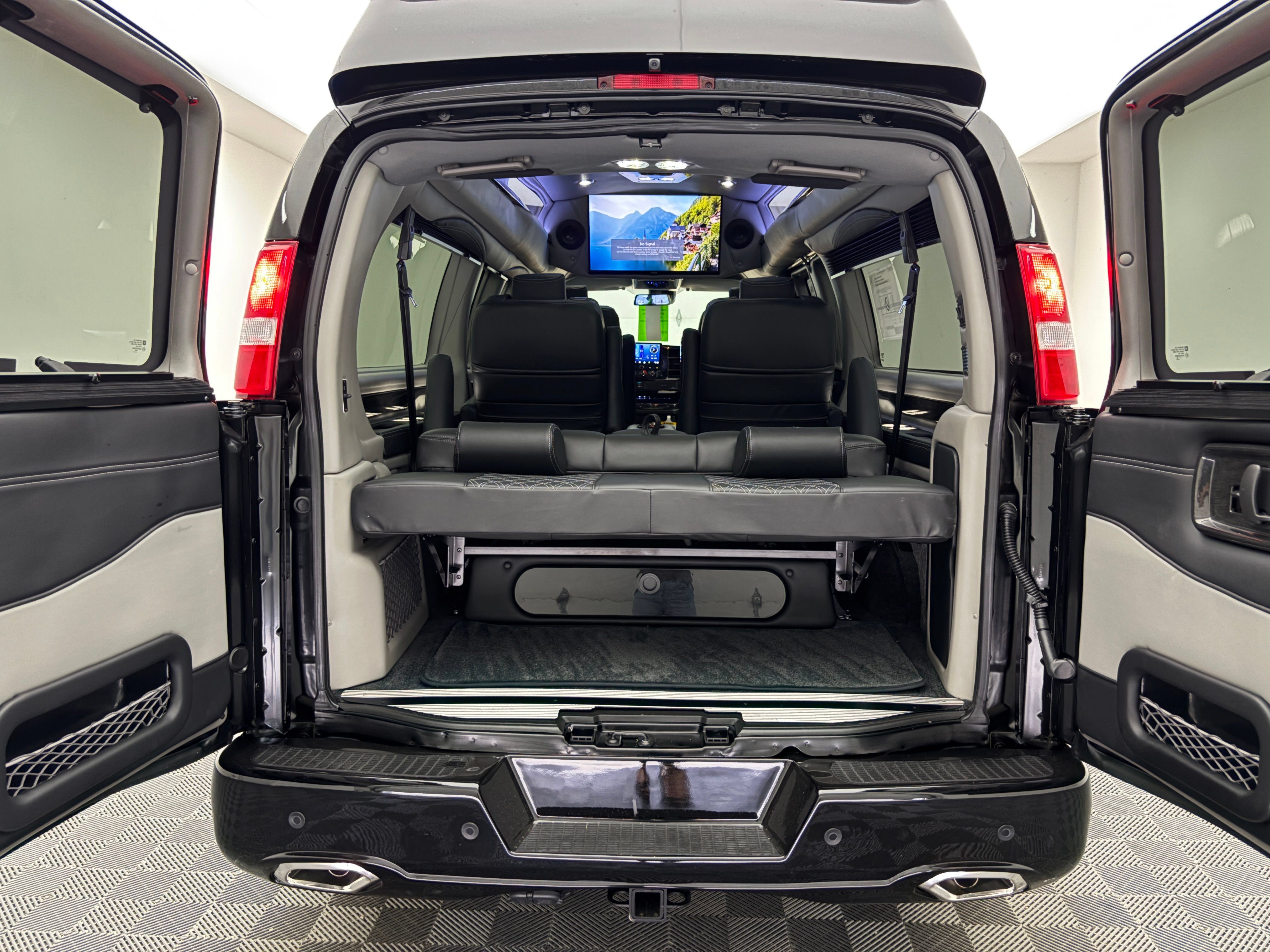 New 2026 GMC Savana 2500 Extended w/ Driver Convenience Package RWD image 13