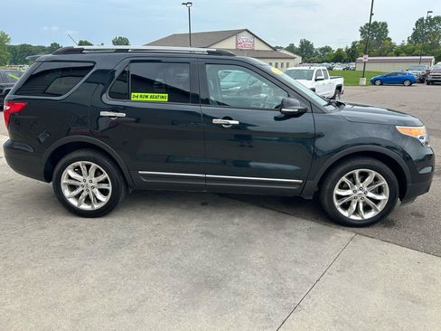Used 2014 Ford Explorer XLT w/ Equipment Group 202A AWD/4WD image 4