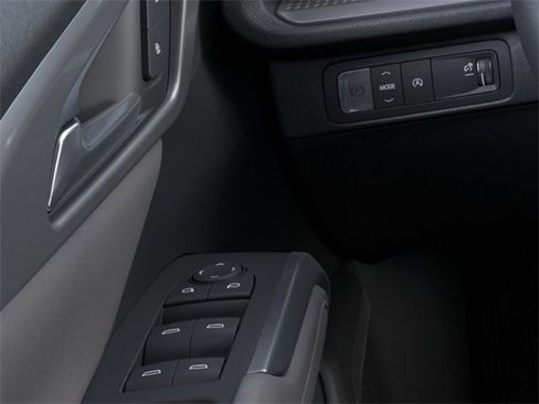 New 2026 Chevrolet Traverse LT w/ Driver Confidence Package FWD image 22