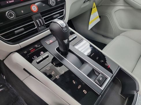 New 2025 Porsche Macan S image 26