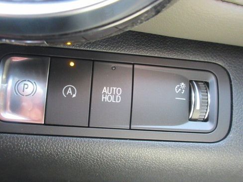 New 2026 Chevrolet Equinox LT w/ Convenience Package II FWD image 24