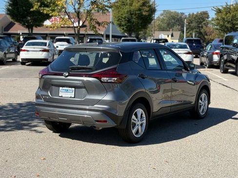 New 2025 Nissan Kicks Play S image 5