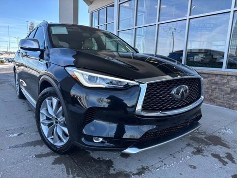 Used 2021 INFINITI QX50 Essential w/ Convenience Package image 2
