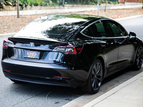 Used 2020 Tesla Model 3 Performance image 4