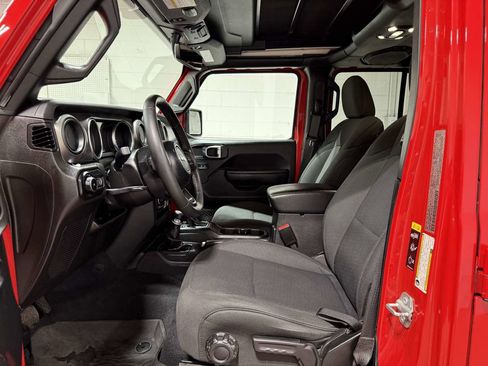 Used 2022 Jeep Wrangler Unlimited Sport image 9