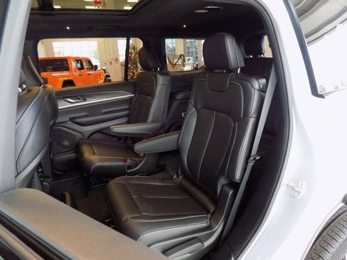 New 2025 Jeep Grand Cherokee L Limited w/ Trailer Tow Package image 19