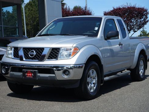 Used 2007 Nissan Frontier SE w/ SE Value Truck Pkg AWD/4WD image 1