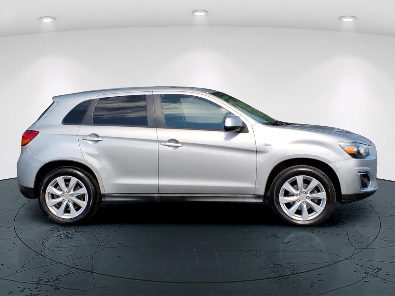 Used 2015 Mitsubishi Outlander Sport ES AWD/4WD image 2